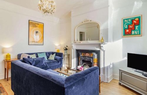 Holt House | 4 Bed in Holt 87148