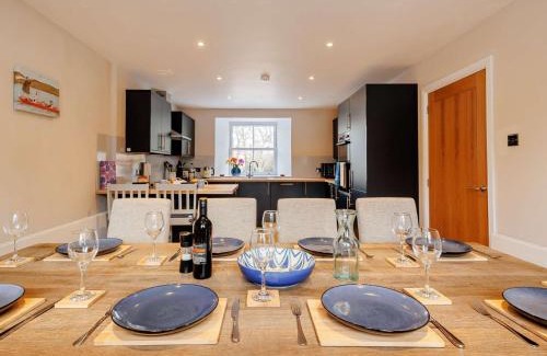 Tummel Bridge House | 4 Bed in Pitlochry 89750