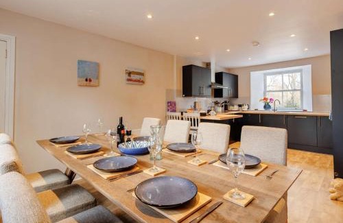 Tummel Bridge House | 4 Bed in Pitlochry 89750