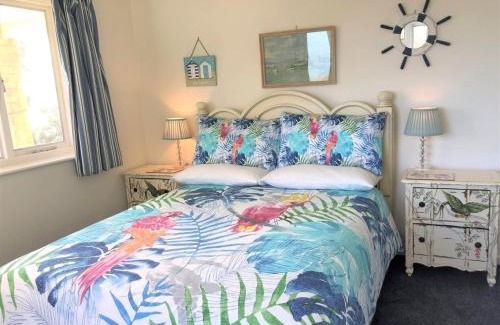 Ventnor House | 4 Bed in Ventnor IC169