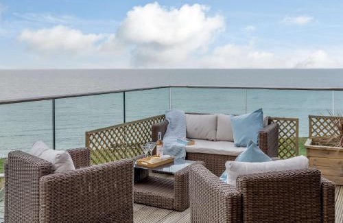 West Bay House | 4 Bed in West Bay 86538
