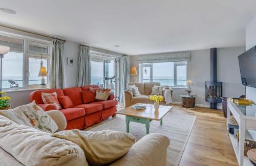 West Bay House | 4 Bed in West Bay 86538