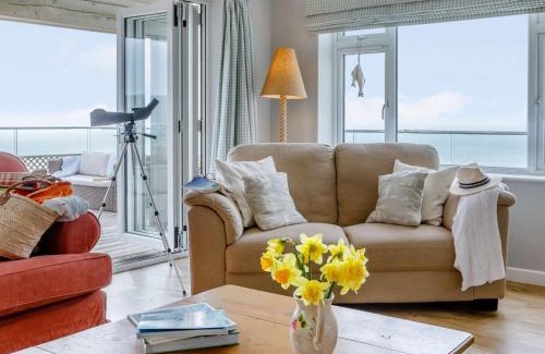 West Bay House | 4 Bed in West Bay 86538