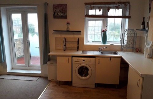 Friern Barnet House | 4 Bed period house with hot tub and great transport