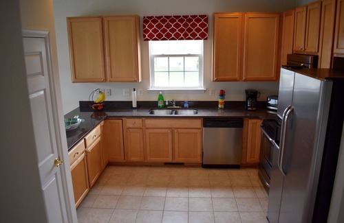 Lewes House | 4 Bed Townhome in Lewes/Rehoboth with Community Pooln