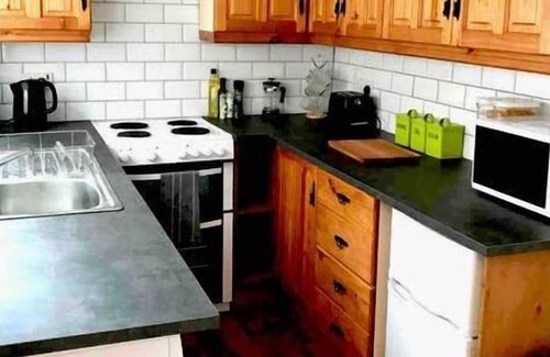 Belfast House | 4 bed Townhouse, 5 min taxi to city centre