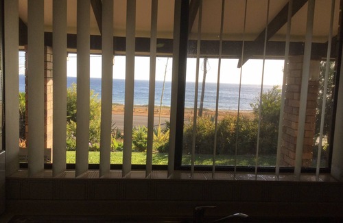 Beresford House | 4 BED VILLA BEAUTIFUL OCEAN VIEWS(0417186984)n216 Chapman Road,Beresford WA 6530