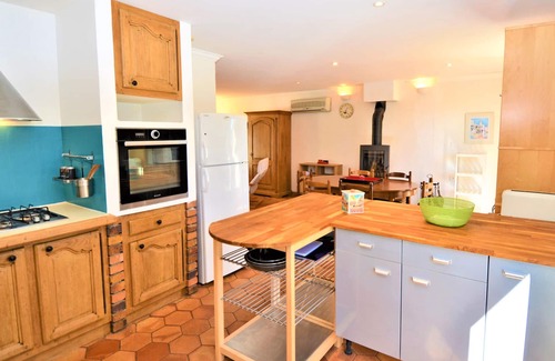 Saint-Paul-Trois-Chateaux House | 4 bedroom accommodation in St.Paul-Trois-Châteaux
