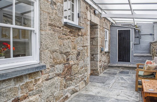Mount Cottage | 4 bedroom accommodation in Lower Colvannick Farm