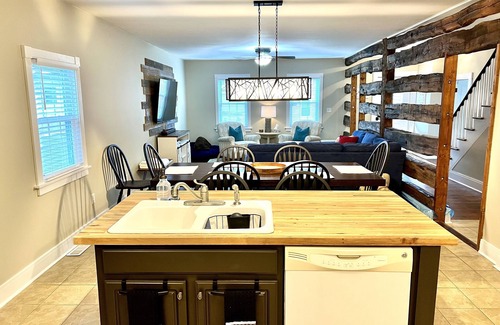Marklesburg House | 4 Bedroom, 2.5 Bath, Historic Home, 2 mins. to Raystown Lake!