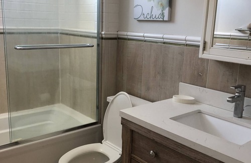 Ortley Beach House | 4 Bedroom, 2 Bath Beach Block Property 6 Washington Ave, Lavalette NJ