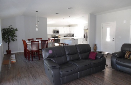 Inverness House | 4 Bedroom 2 bath Home on Little Lake Henderson
