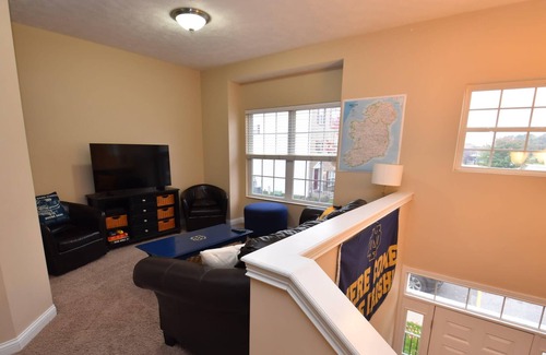 Roseland House | 4 bedroom 3.5 bath townhome mins to Notre Dame Unv.(423)