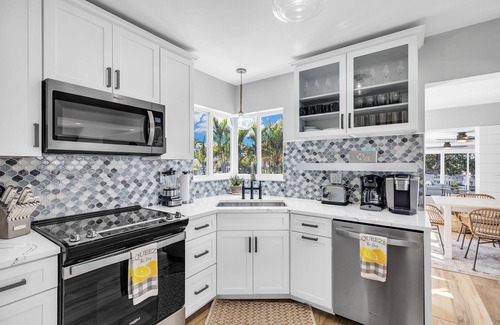 Marathon House | 4 Bedroom 3 Bath Amazing Marathon Gulf Front Sunset Property