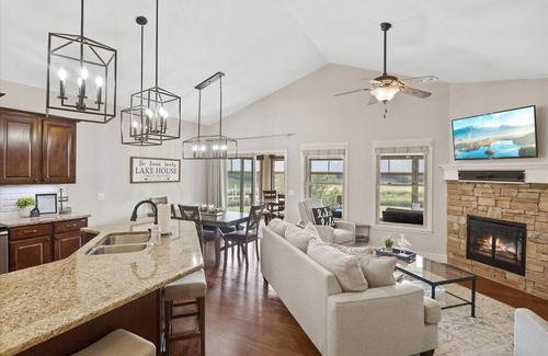 Camdenton House | 4 Bedroom/3 Bath Home on Fairway at Old Kinderhook Golf Resort + Next to Pool!