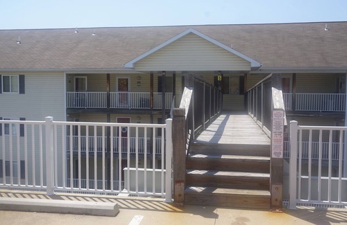 Osage Beach Condo | 4 bedroom, 3 bath loft Condo, sleeps 12. MM 20.5 Heart of the Lake.