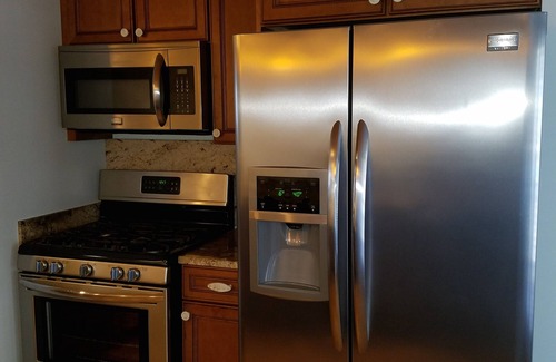 Hampton House | 4 Bedroom - 3 Min walk to the beach - Private deck w/gas grill - 2 parking spots