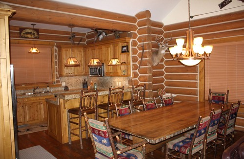 Victor Cabin | 4 Bedroom, 4.5 Bath Luxurious Log Cabin- Teton Springs- Sleeps 10-Full Amenities