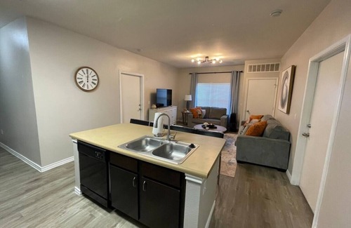 Stillwater Condo | 4 Bedroom/4 Bath Condo- 2 Blocks From Campus