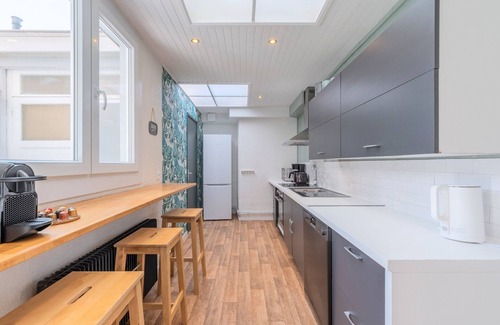 Roubaix House | 4 bedroom & 4 bathroom house near Parc Barbieux