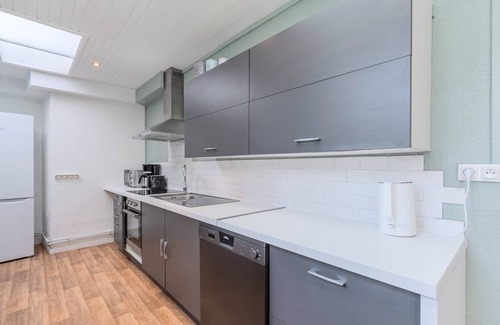 Roubaix House | 4 bedroom & 4 bathroom house near Parc Barbieux