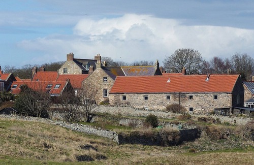 Berwick-upon-Tweed Cottage | 4 bedroom accommodation in Holy Island, near Berwick-upon-Tweed