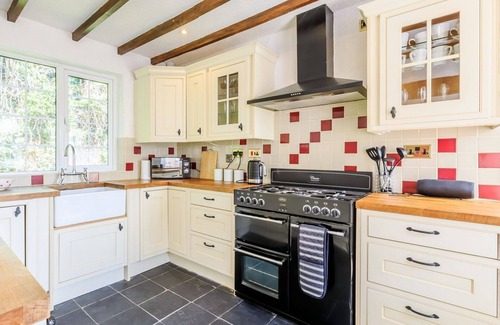 Berrow Cottage | 4 bedroom accommodation in Berrow, Burnham on Sea