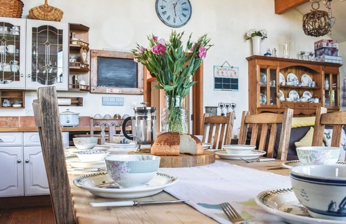 Ryde Cottage | 4 bedroom accommodation in Wootton Bridge