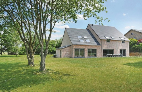 Somme-Leuze House | 4 bedroom accommodation in Somme-Leuze