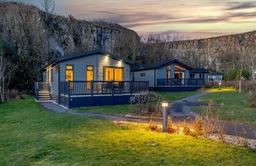 Newton Grange Ski Chalet | 4 bedroom accommodation in Ashbourne