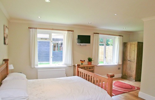 Colchester Cottage | 4 bedroom accommodation in Colchester