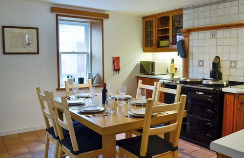 Central Aberdeen Cottage | 4 bedroom accommodation in Footdee, near Aberdeen