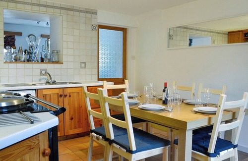 Central Aberdeen Cottage | 4 bedroom accommodation in Footdee, near Aberdeen