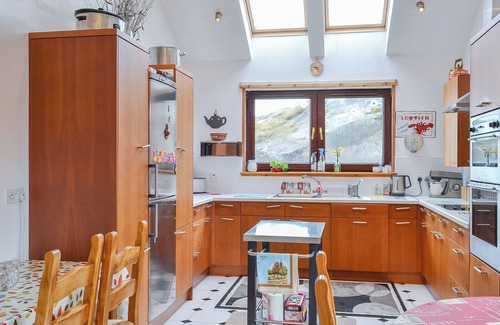 Aisgernis Cottage | 4 bedroom accommodation in East Kilbride, near Lochboisdale, South Uist