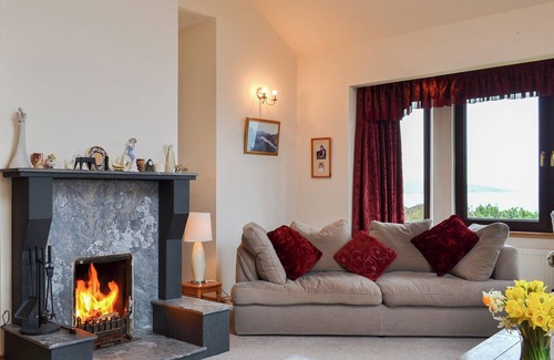 Aisgernis Cottage | 4 bedroom accommodation in East Kilbride, near Lochboisdale, South Uist