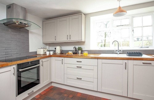 Eleighwater House | 4 bedroom accommodation in Burridge