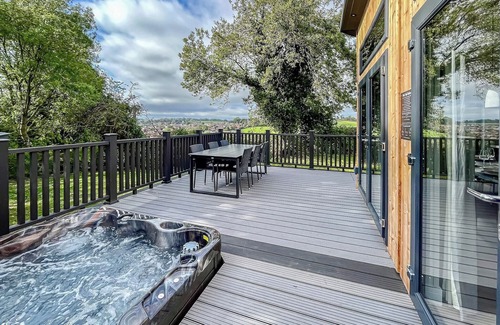 Coleford Ski Chalet | 4 bedroom accommodation in Coleford, Forest oF Dean
