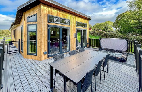 Coleford Ski Chalet | 4 bedroom accommodation in Coleford, Forest oF Dean
