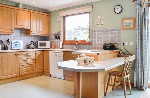 Murthly Cottage | 4 bedroom accommodation in Spittalfield, nr Dunkeld