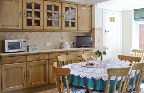 Newport Cottage | 4 bedroom accommodation in Carisbrooke, near Newport