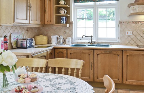 Newport Cottage | 4 bedroom accommodation in Carisbrooke, near Newport