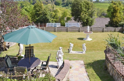 Newport Cottage | 4 bedroom accommodation in Carisbrooke, near Newport