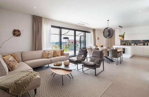 Fuskulin House | 4 bedroom accommodation in Fuskulin