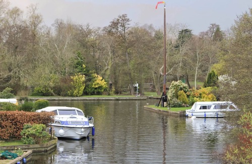 Wroxham Cottage | 4 bedroom accommodation in Hoveton, near Wroxham