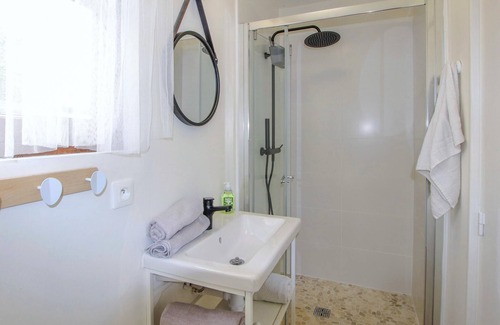 Vogue House | 4 bedroom accommodation in Vogüé