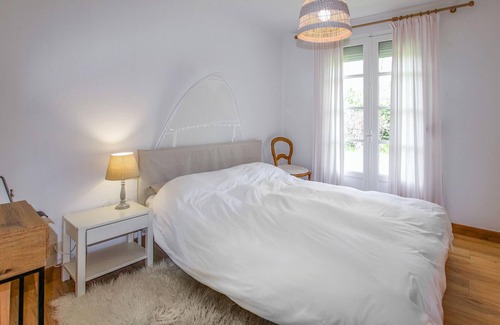 Vogue House | 4 bedroom accommodation in Vogüé