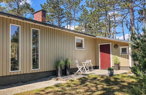 Aahus House | 4 bedroom accommodation in Yngsjö