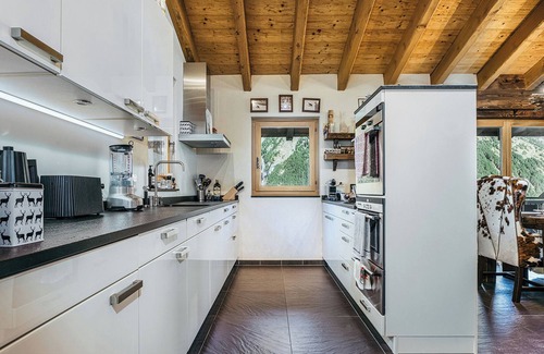 Saas-Fee Ski Chalet | 4-Bedroom Alpine Chic Escape at Chalet Mouton in Saas-Fee!