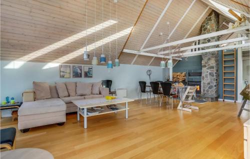 Glesborg House | 4 Bedroom Amazing Home In Glesborg