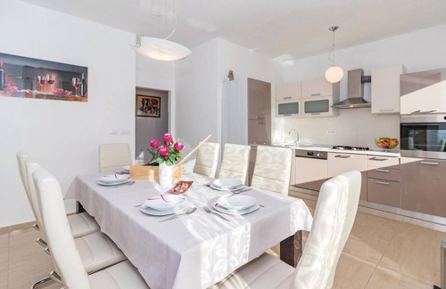 Valdebek House | 4 bedroom amazing home in Pula
